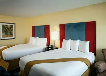 Plaza Inn & Suites at Ashland Creek hotel thumbnail 7