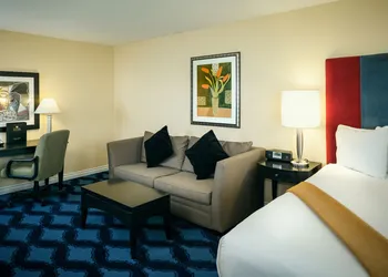 Plaza Inn & Suites at Ashland Creek hotel thumbnail 8