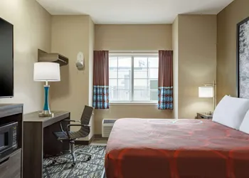 Super 8 by Wyndham San Antonio Airport North hotel thumbnail 5