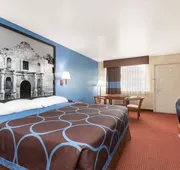 Super 8 by Wyndham San Antonio at I-10 hotel detail image 3