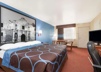 Super 8 by Wyndham San Antonio at I-10 hotel thumbnail 3