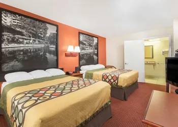 Super 8 by Wyndham San Antonio at I-10 hotel thumbnail 5