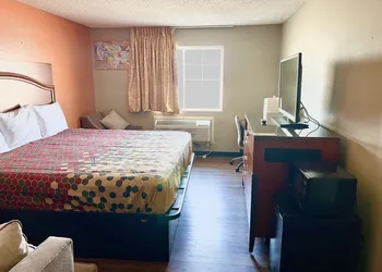 Express Inn & Suites San Antonio Near Sea World Medical Center hotel thumbnail 5