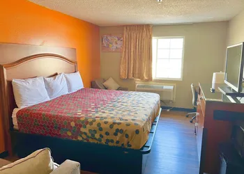 Express Inn & Suites San Antonio Near Sea World Medical Center hotel thumbnail 6