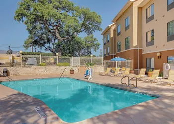 Fairfield Inn & Suites by Marriott San Antonio Seaworld hotel thumbnail 8