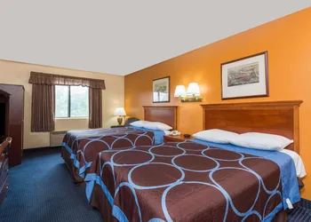 Super 8 by Wyndham Hartford hotel thumbnail 7