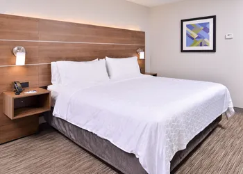 Holiday Inn Express & Suites Selma by IHG hotel thumbnail 4