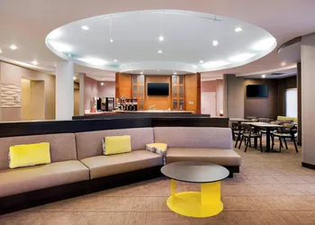 Springhill Suites Marriott Airport hotel thumbnail 3