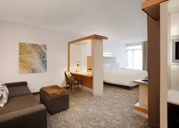Springhill Suites Marriott Airport hotel thumbnail 6