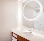 Springhill Suites Marriott Airport hotel detail image 7