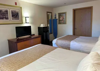 Econo Lodge Edmonds North Seattle hotel thumbnail 2