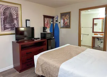 Econo Lodge Edmonds North Seattle hotel thumbnail 6