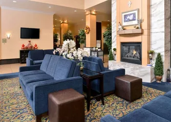 Comfort Suites Airport Tukwila Seattle hotel thumbnail 4