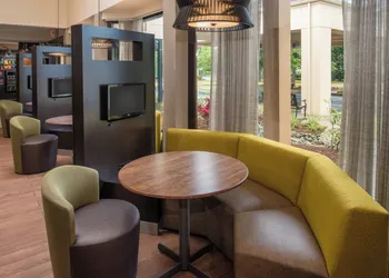 Courtyard by Marriott Seattle Southcenter hotel thumbnail 8