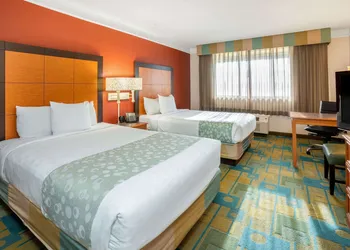 La Quinta Inn & Suites by Wyndham Seattle Sea-Tac Airport hotel thumbnail 5