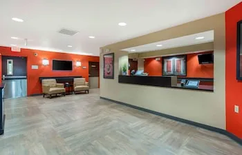 Studio 6 Suites Seattle Kent WA hotel thumbnail 3