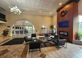 Ramada by Wyndham SeaTac Airport hotel thumbnail 2