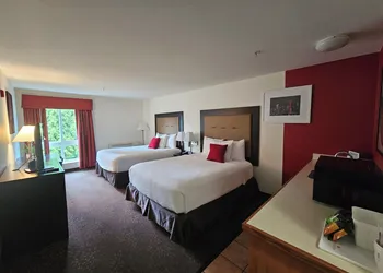 Ramada by Wyndham SeaTac Airport hotel thumbnail 4