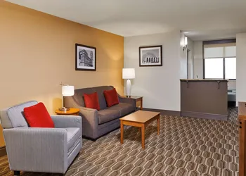 Best Western Plus Milwaukee Airport Hotel & Conference Ctr hotel thumbnail 8