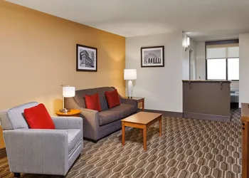 Best Western Plus Milwaukee Airport Hotel & Conference Ctr hotel thumbnail 8