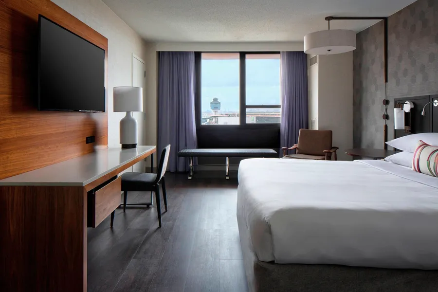 New York LaGuardia Airport Marriott hotel detail image 6