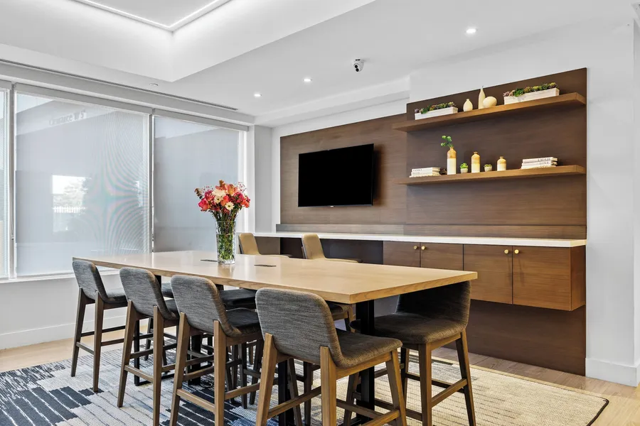 DoubleTree by Hilton New York JFK Airport hotel detail image 6