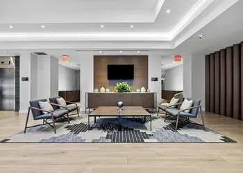 DoubleTree by Hilton New York JFK Airport hotel thumbnail 7
