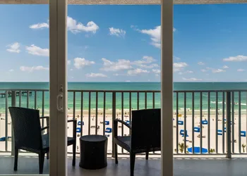 Hilton Clearwater Beach Resort & Spa hotel thumbnail 5