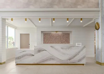 DoubleTree Beach Resort by Hilton Tampa Bay - North Redingto hotel thumbnail 4