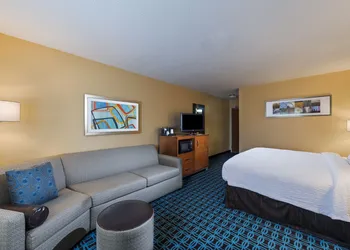 Fairfield Inn & Suites by Marriott St Petersburg Clearwater hotel thumbnail 5