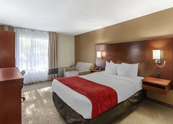 Comfort Inn Airport West hotel thumbnail 5