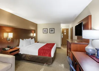 Comfort Inn Airport West hotel thumbnail 6