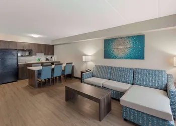 Executive Residency by Best Western Toronto-Mississauga hotel thumbnail 7