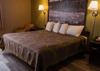 Super 8 by Wyndham Mississauga hotel thumbnail 5