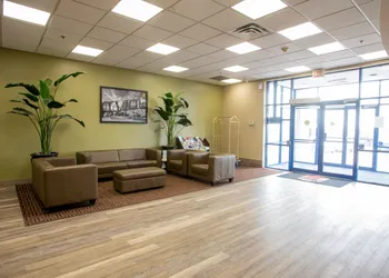 Super 8 by Wyndham Mississauga hotel thumbnail 4