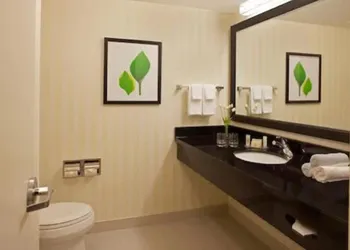 Fairfield Inn & Suites by Marriott Toronto Mississauga hotel thumbnail 7
