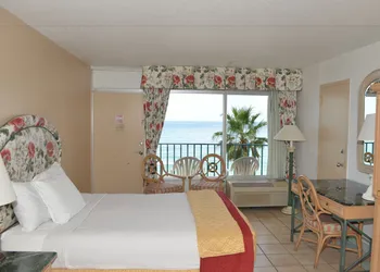 Days Inn by Wyndham Panama City Beach/Beachfront Resort hotel thumbnail 6