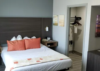 CANDLEWOOD SUITES PANAMA CITY BEACH SOUTHEAST by IHG hotel thumbnail 7
