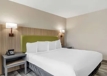 Country Inn & Suites by Radisson, Atlanta Airport South, GA hotel thumbnail 8