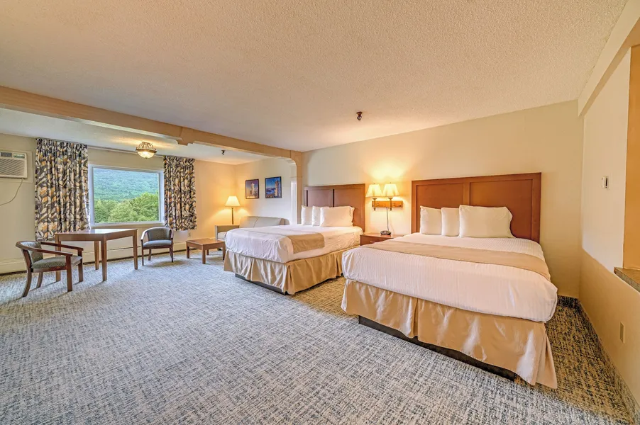 Town and Country Inn & Resort hotel detail image 6