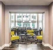 La Quinta Inn & Suites by Wyndham Atlanta Perimeter Medical hotel detail image 4