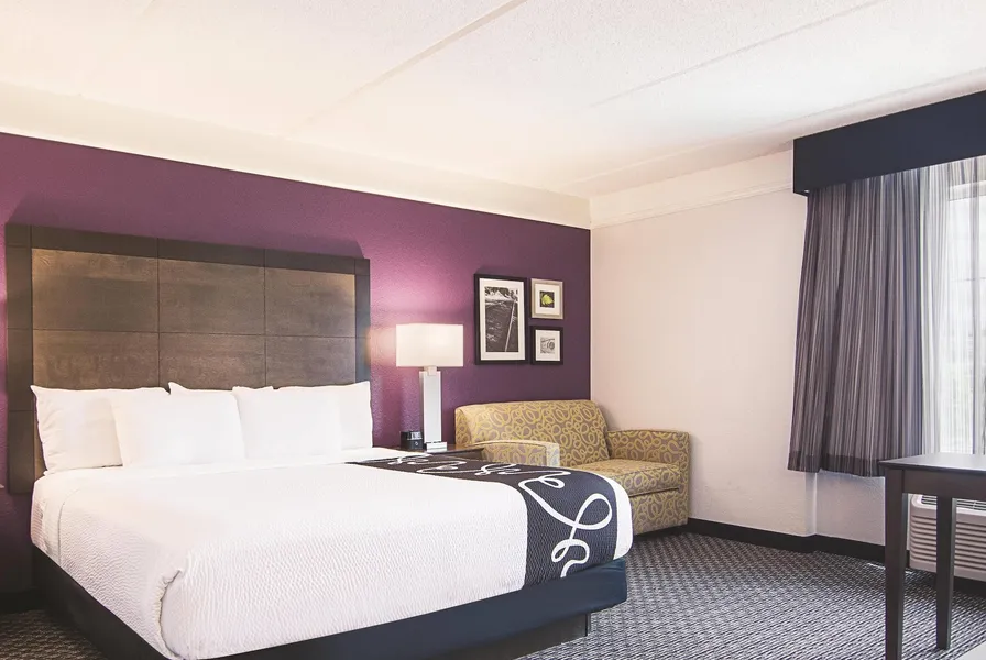 La Quinta Inn & Suites by Wyndham Atlanta Perimeter Medical hotel detail image 6