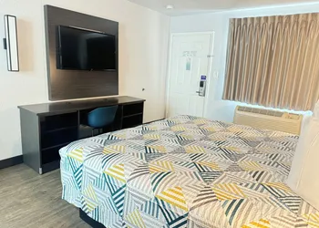 Masters Inn Tucker hotel thumbnail 6