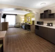 La Quinta Inn & Suites by Wyndham Atlanta Stockbridge hotel detail image 7