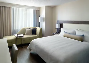 Atlanta Airport Marriott hotel thumbnail 5