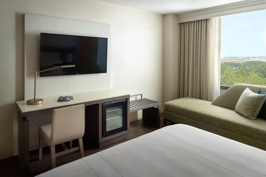 Atlanta Airport Marriott hotel detail image 6