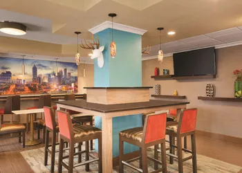 Hampton Inn Atlanta Buckhead hotel thumbnail 2