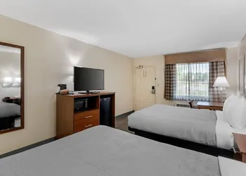 Quality Inn & Suites Stockbridge Atlanta South I-75 hotel thumbnail 6