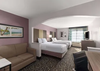 La Quinta Inn & Suites by Wyndham Snellville-Stone Mountain hotel thumbnail 6