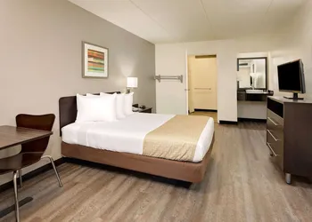 Travelodge by Wyndham College Park hotel thumbnail 4
